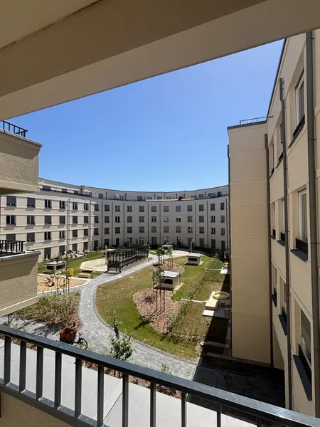 Attraktive 4-Zimmer-Wohnung mit Balkon im 2. OG in Berlin-Karlshorst — photo 1